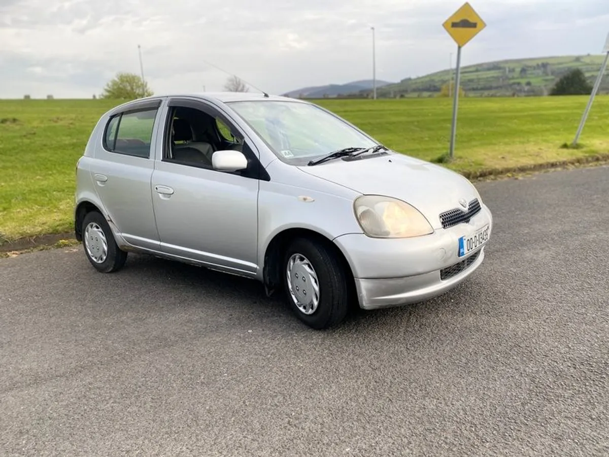 2000 Toyota Yaris - Image 2