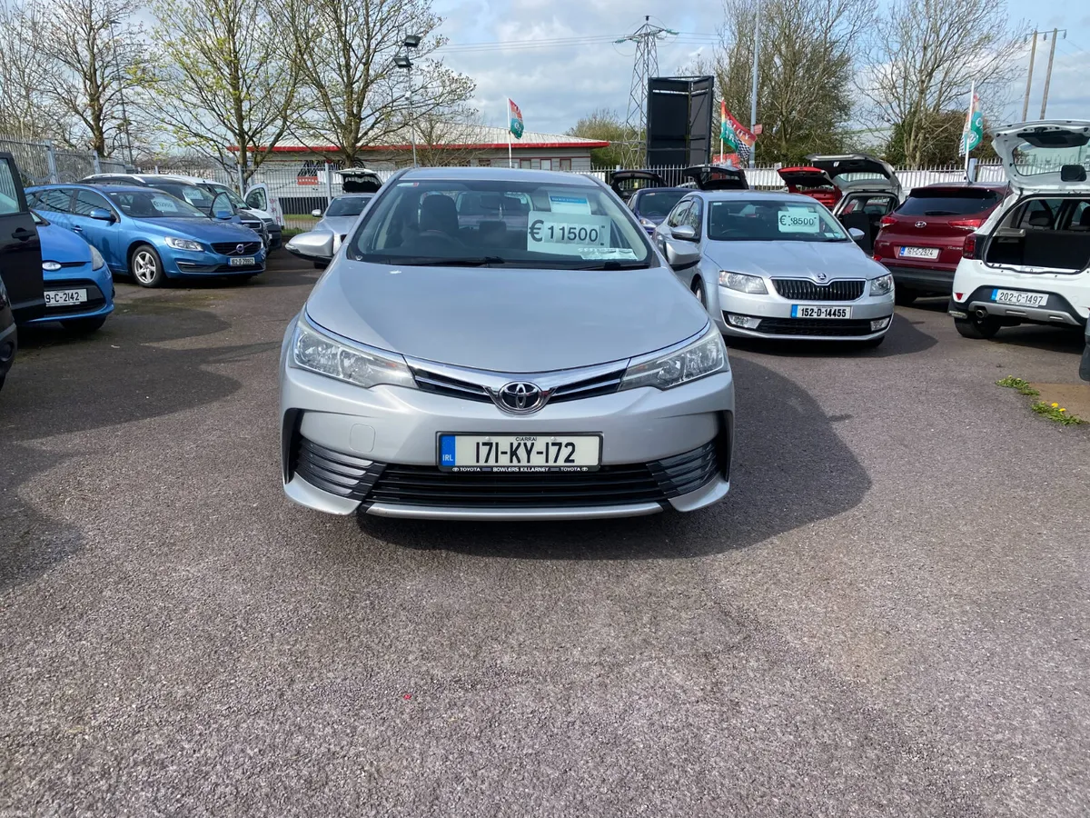 Toyota Corolla 2017 - Image 2