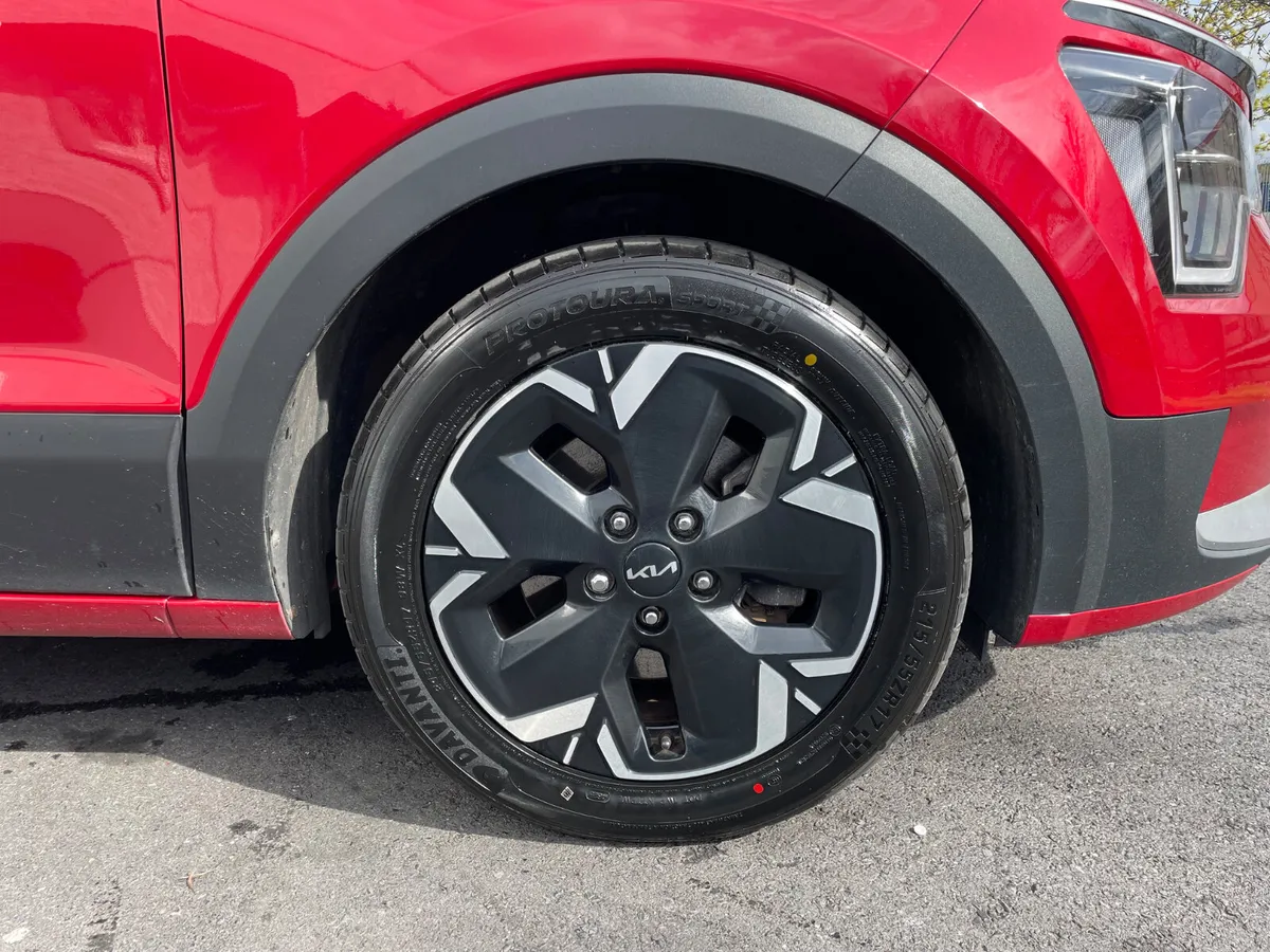 65KWH - ELECTRIC - APPLE PLAY - 120TAX - AUTO - Image 2