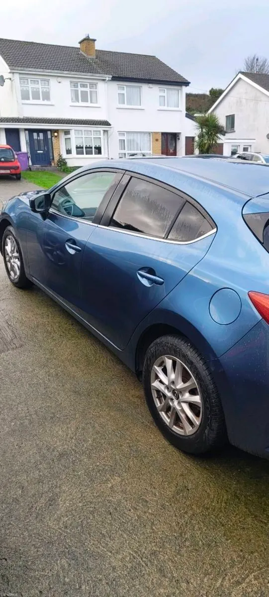 Mazda 3 2018 - Image 2