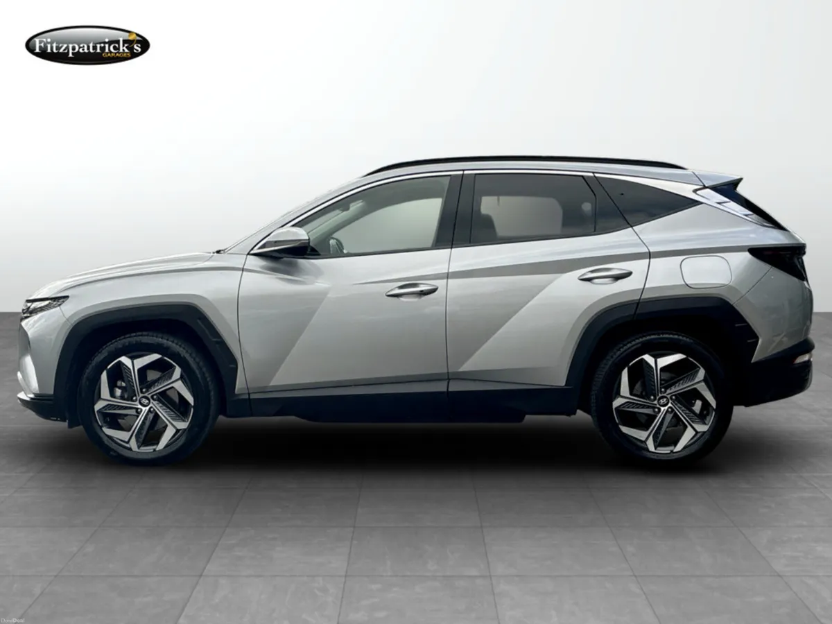 Hyundai Tucson Executive Plus 1.6 Plug-In Hybrid - Image 4