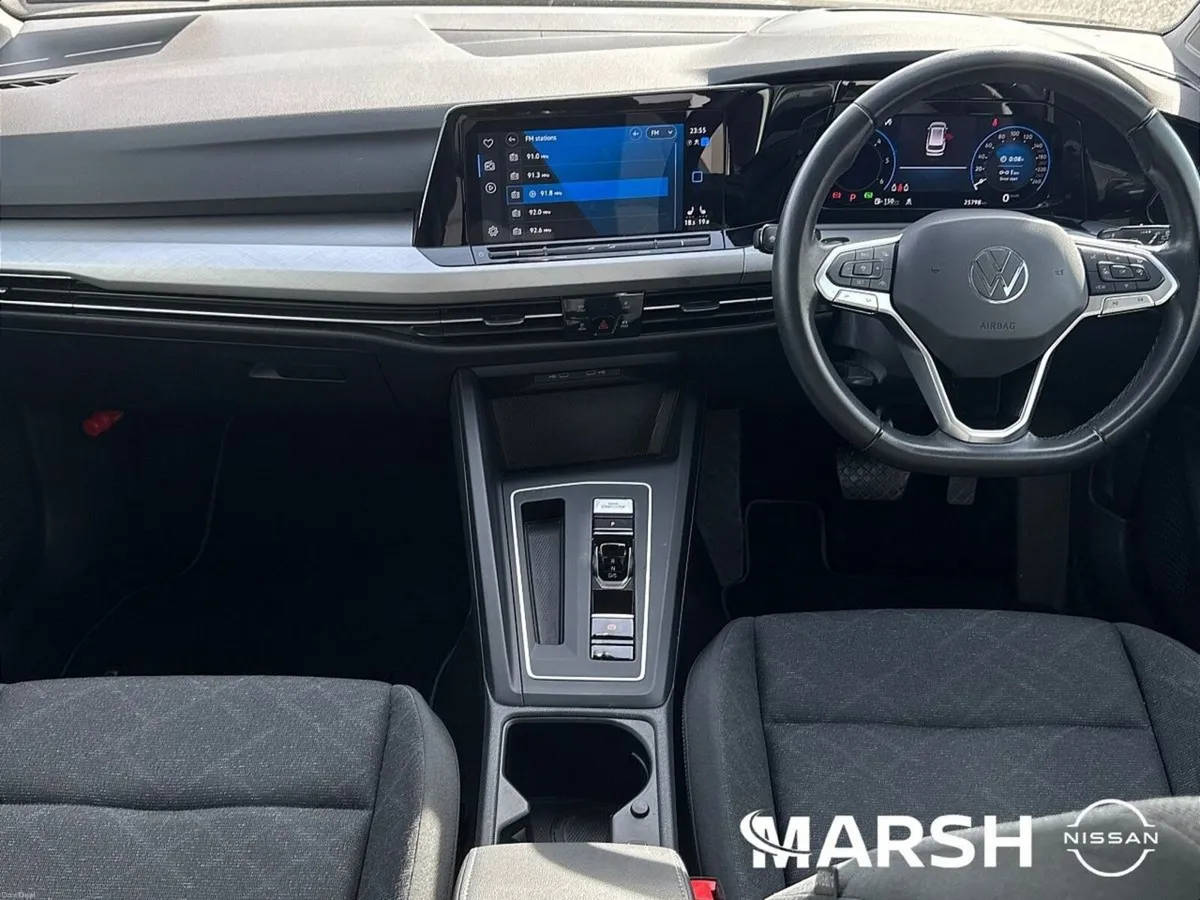 Volkswagen Golf 2.0 TDI 115HP Style DSG - Image 2