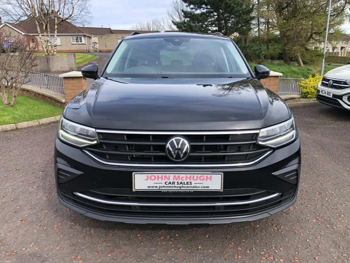 2023 Volkswagen Tiguan 2.0 TDI Life 150 BHP - Image 3