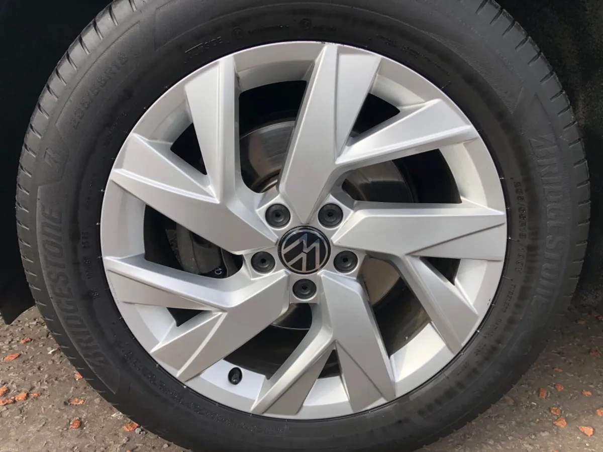 2023 Volkswagen Tiguan 2.0 TDI Life 150 BHP - Image 5