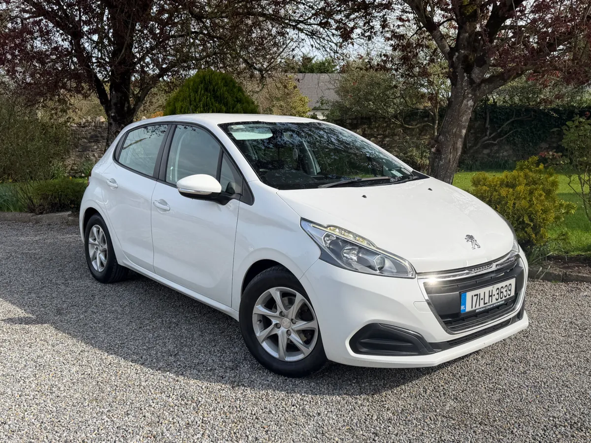 Peugeot 208 1 owner - Image 1