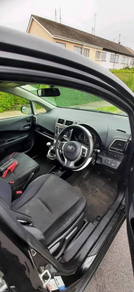 2011 Toyota  Verso S  1.3 petrol - Image 2