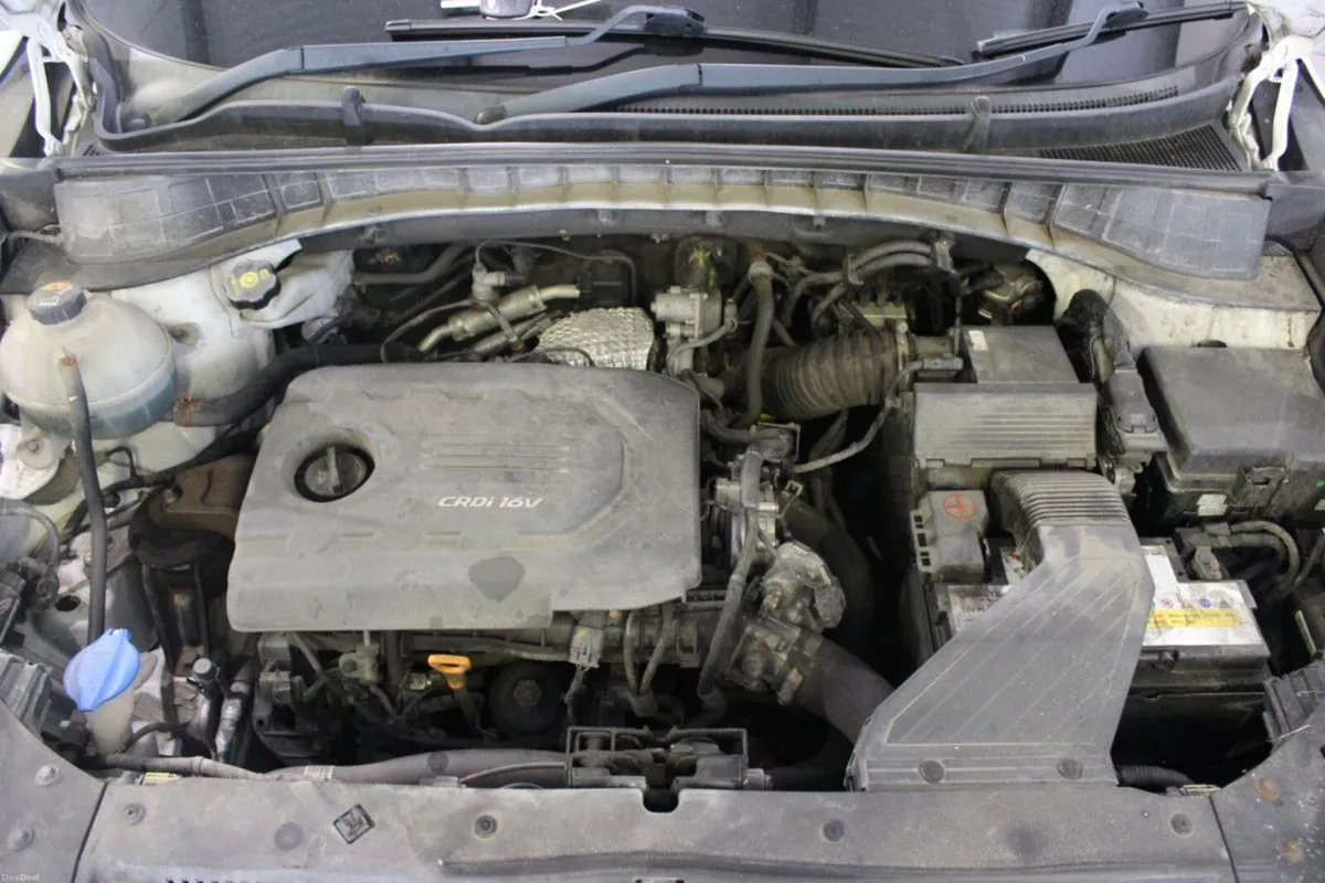 Hyundai Tucson 1.7 D Premium SUNROOF - TENDER 41 - Image 4