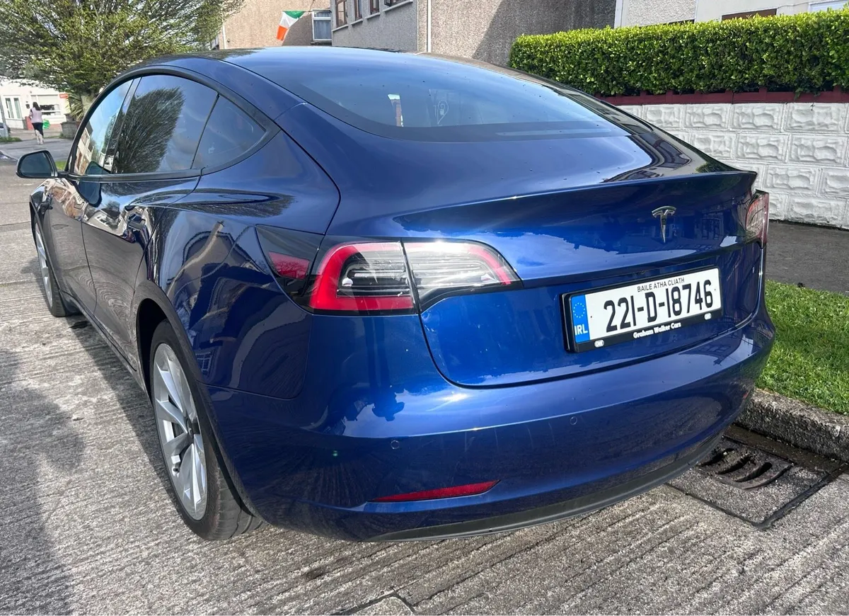 2022 Tesla Model 3 - Image 2