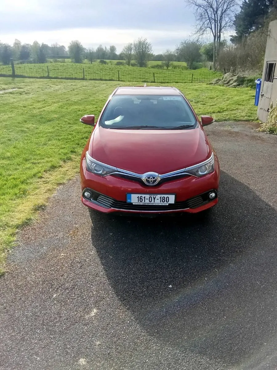 Toyota Auris Luna 1.2 red - Image 1