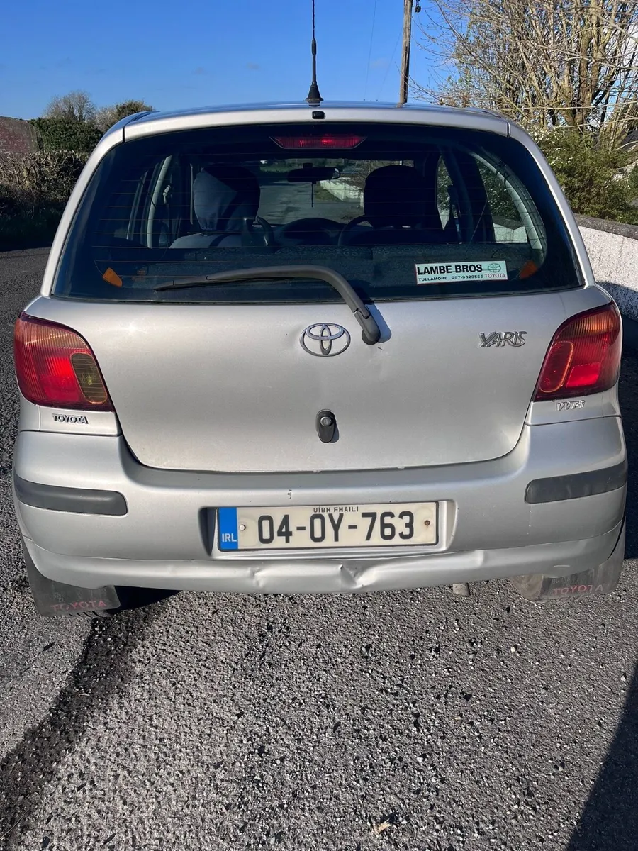 Toyota Yaris 2004 - Image 2