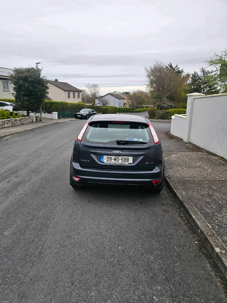 2009 Ford Focus - Image 2