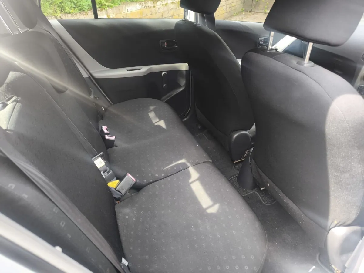 Toyota Yaris 2006 - Image 2