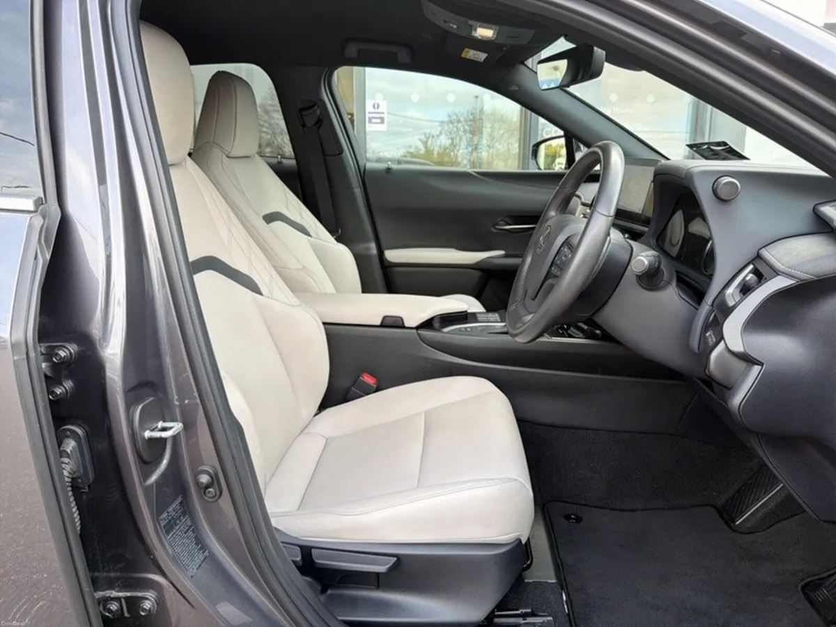 Lexus UX UX250h Dynamic - Image 6