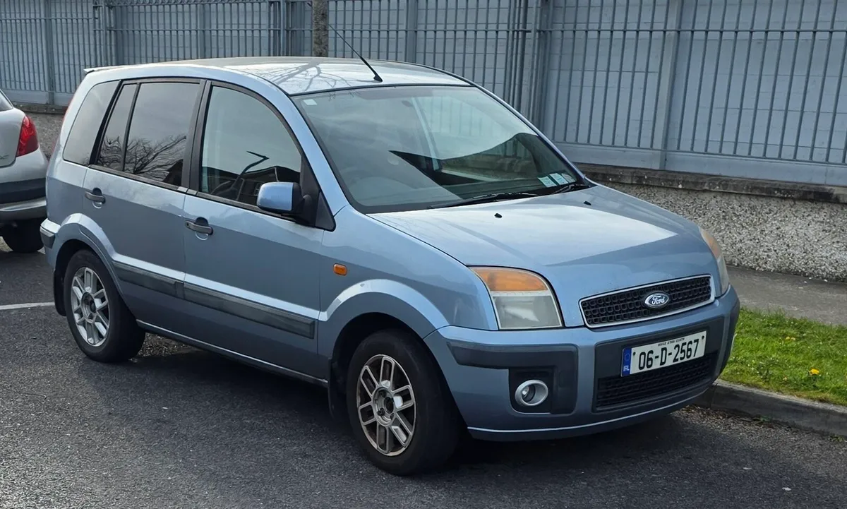 Ford Fusion - Image 1