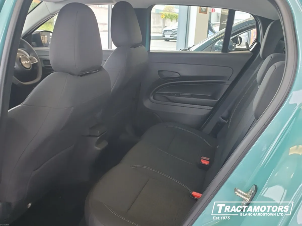Fiat 600 DOLCE VITA HYBRID 1.2 AUTOMATIC - Image 6
