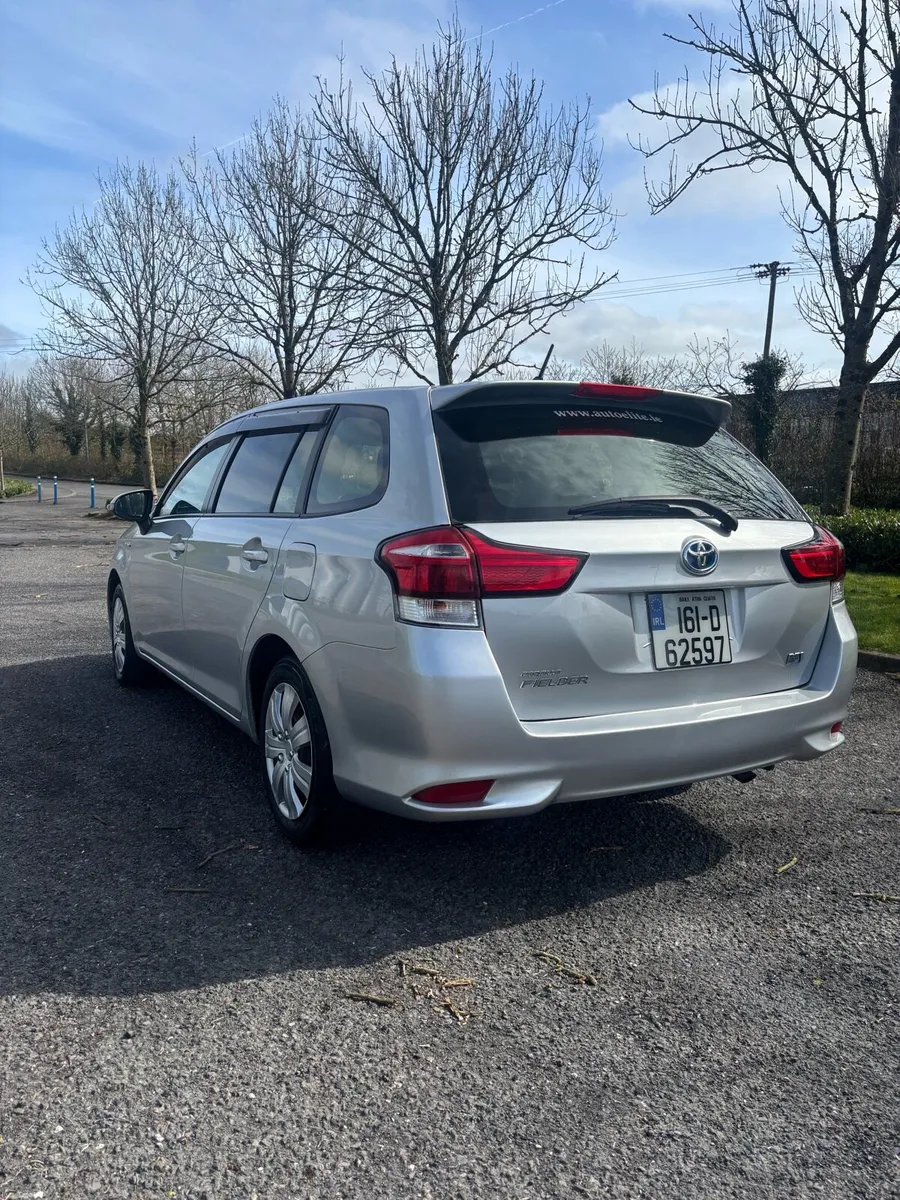 Toyota Corolla Fielder 1.5Hybrid 2016 AUTOMATIC - Image 3