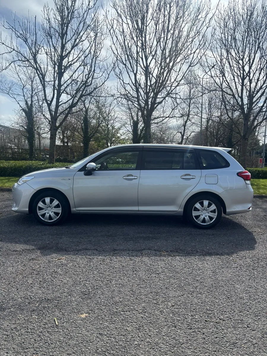 Toyota Corolla Fielder 1.5Hybrid 2016 AUTOMATIC - Image 4