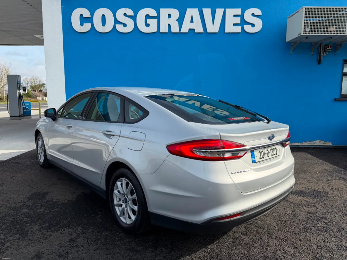 Ford Mondeo Zetec 2.0TD 150BHP * APPLE CAR PLAY / - Image 4