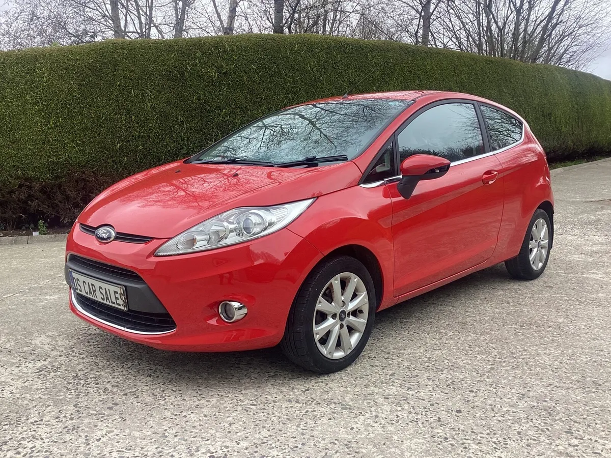 2011 Ford Fiesta 1.2 Zetec 43,000 miles - Image 3
