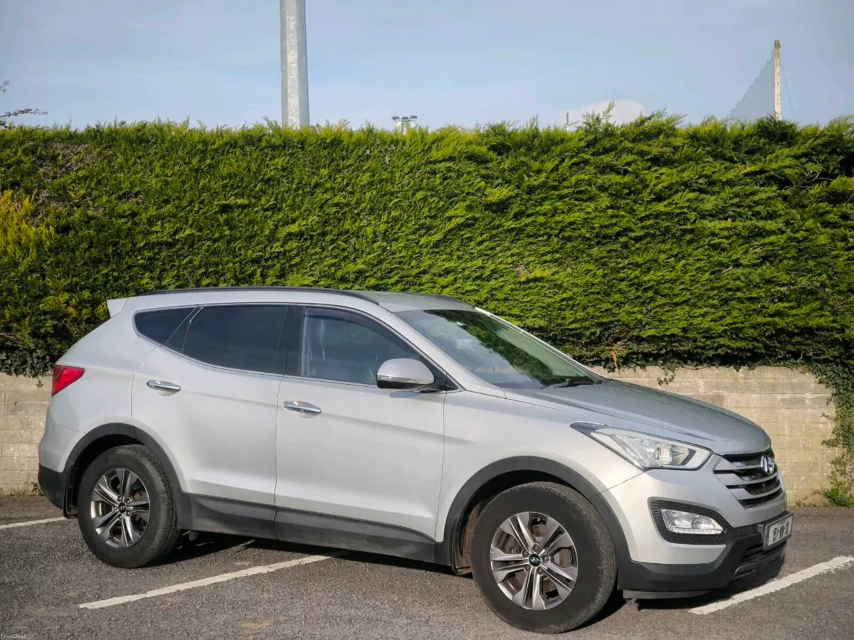 Hyundai Santa Fe 7 seater 4x4 - Image 1