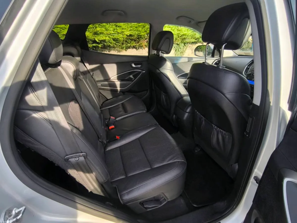 Hyundai Santa Fe 7 seater 4x4 - Image 3
