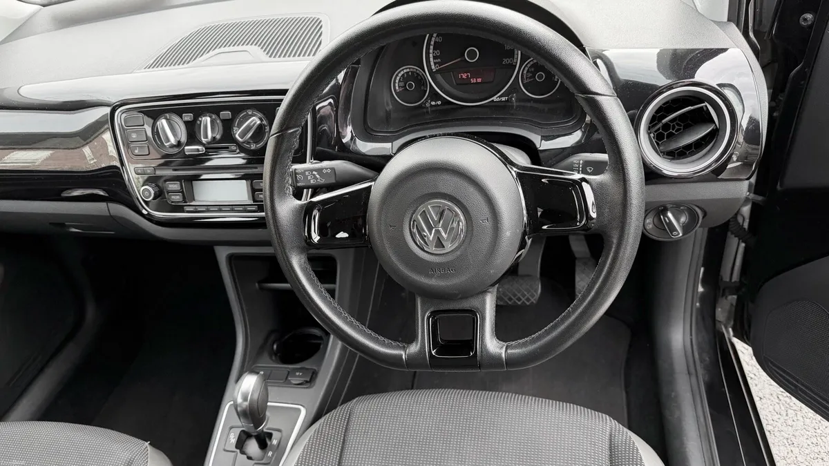 Volkswagen UP Automatic/ 6950 euros / Mint - Image 4