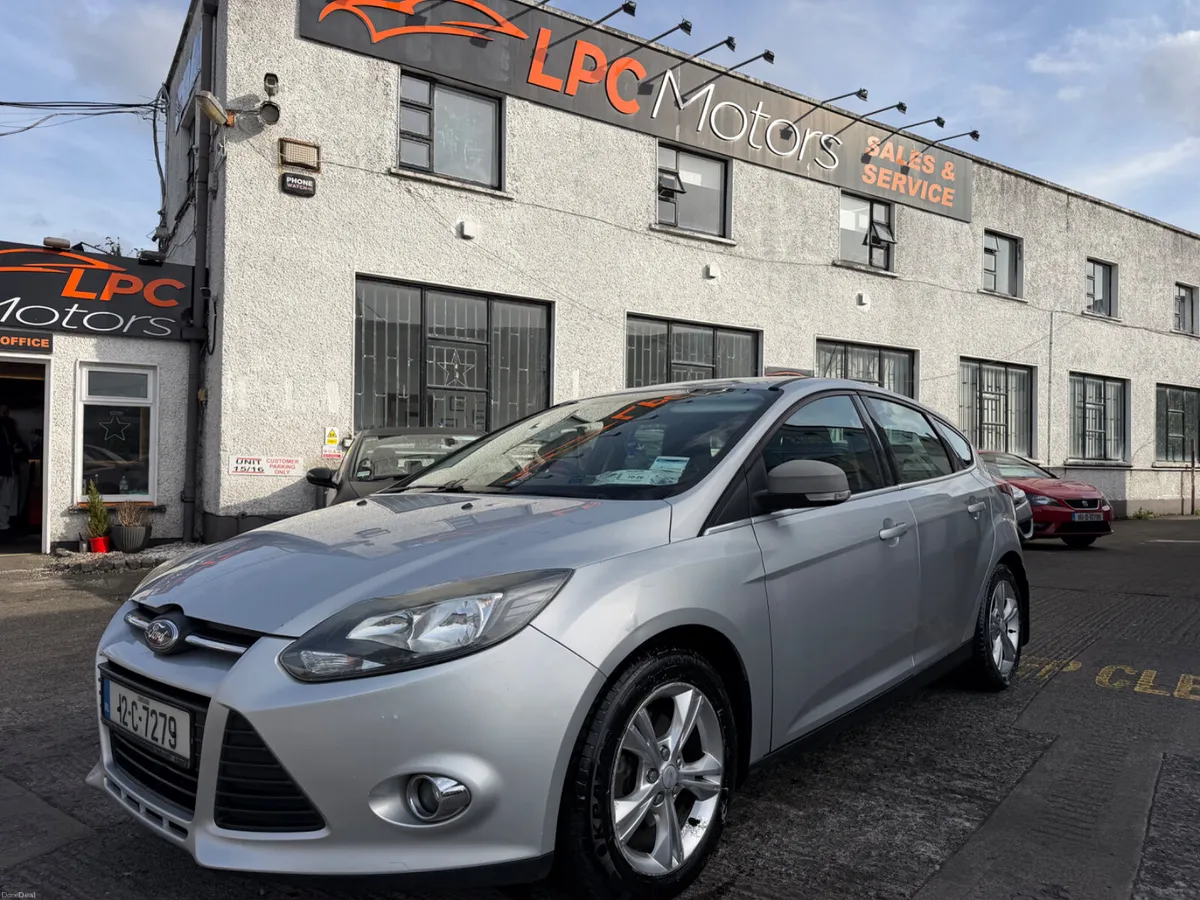 Ford Focus 2012 - Image 2