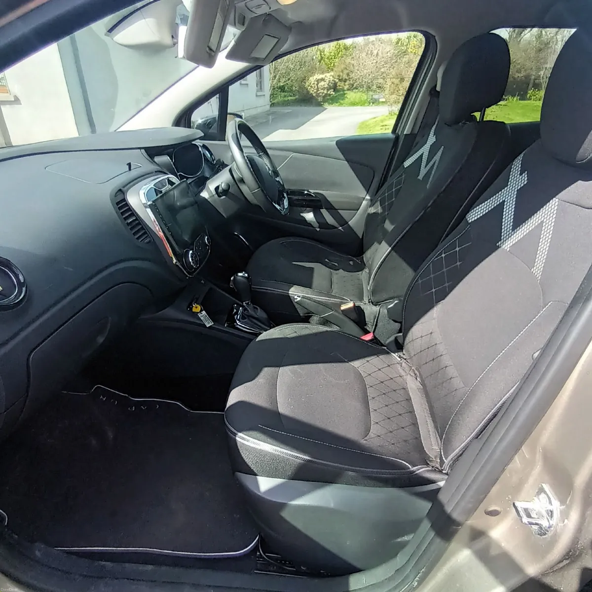 Renault Captur 2016 - Image 2