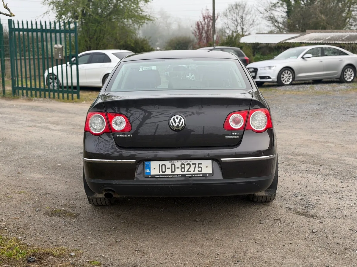 2010 Volkswagen Passat LOW MILES - Image 4