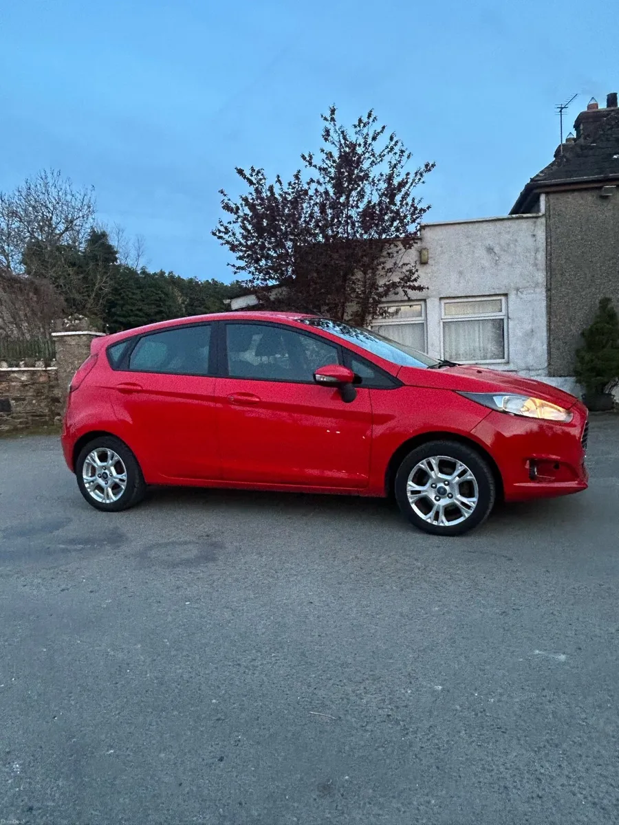 2014 Ford fiesta 1.0Zetec ONLY 156kms NCT 03/27 - Image 3