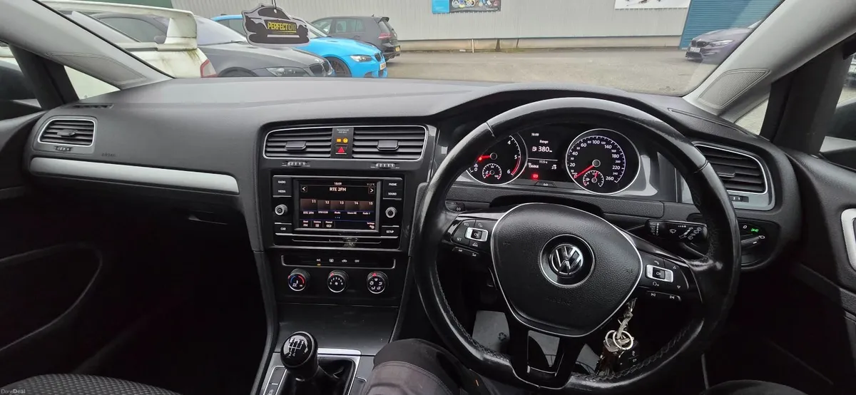 Volkswagen Golf 2018 - Image 2
