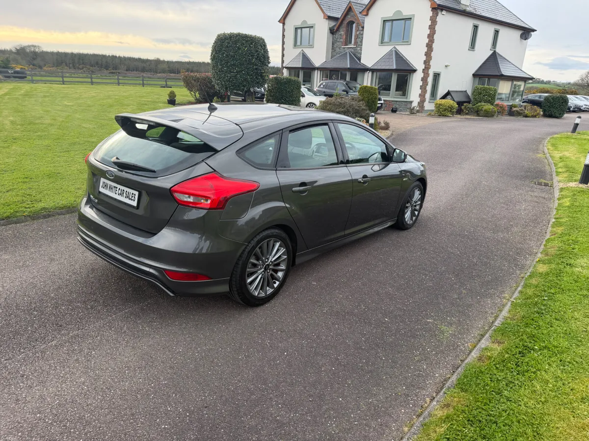 Ford Focus St - line 120 bhp - Image 5