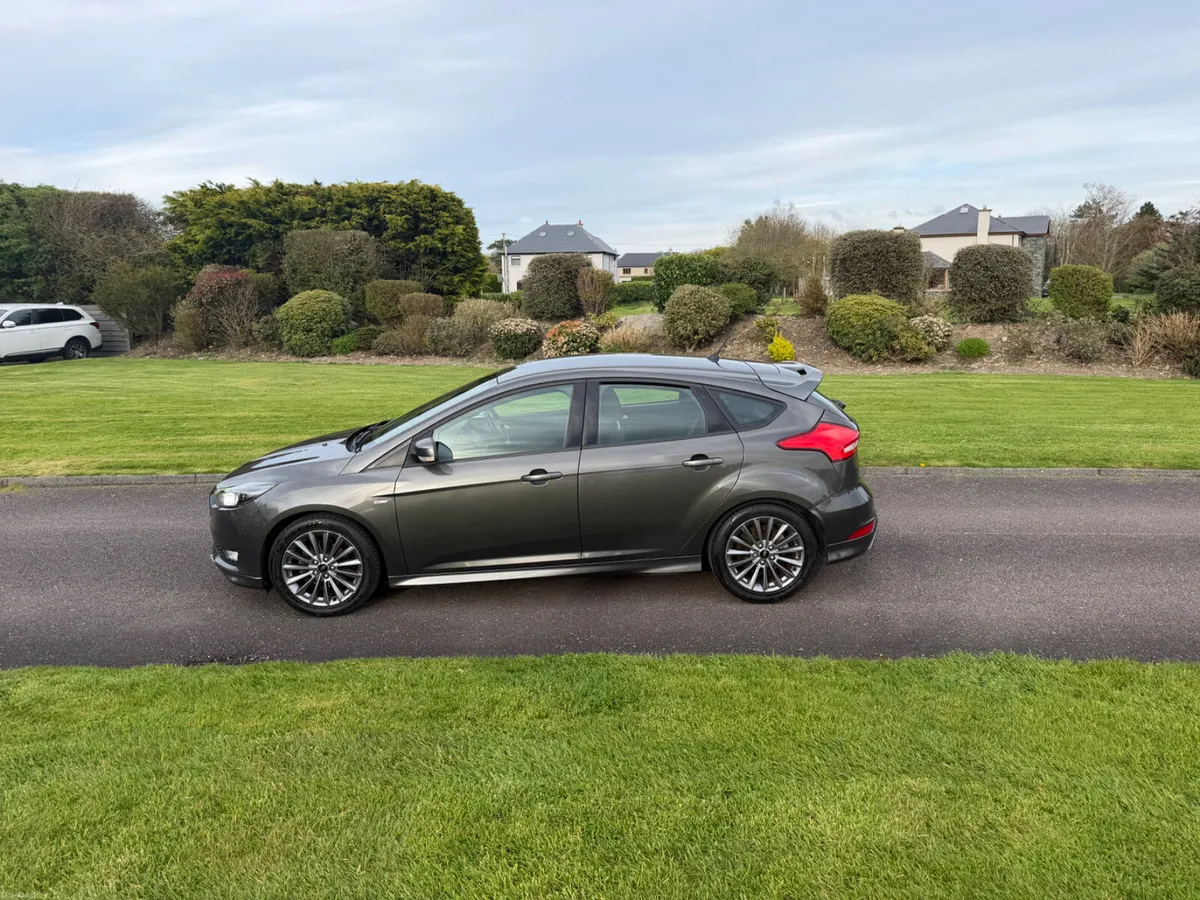 Ford Focus St - line 120 bhp - Image 2