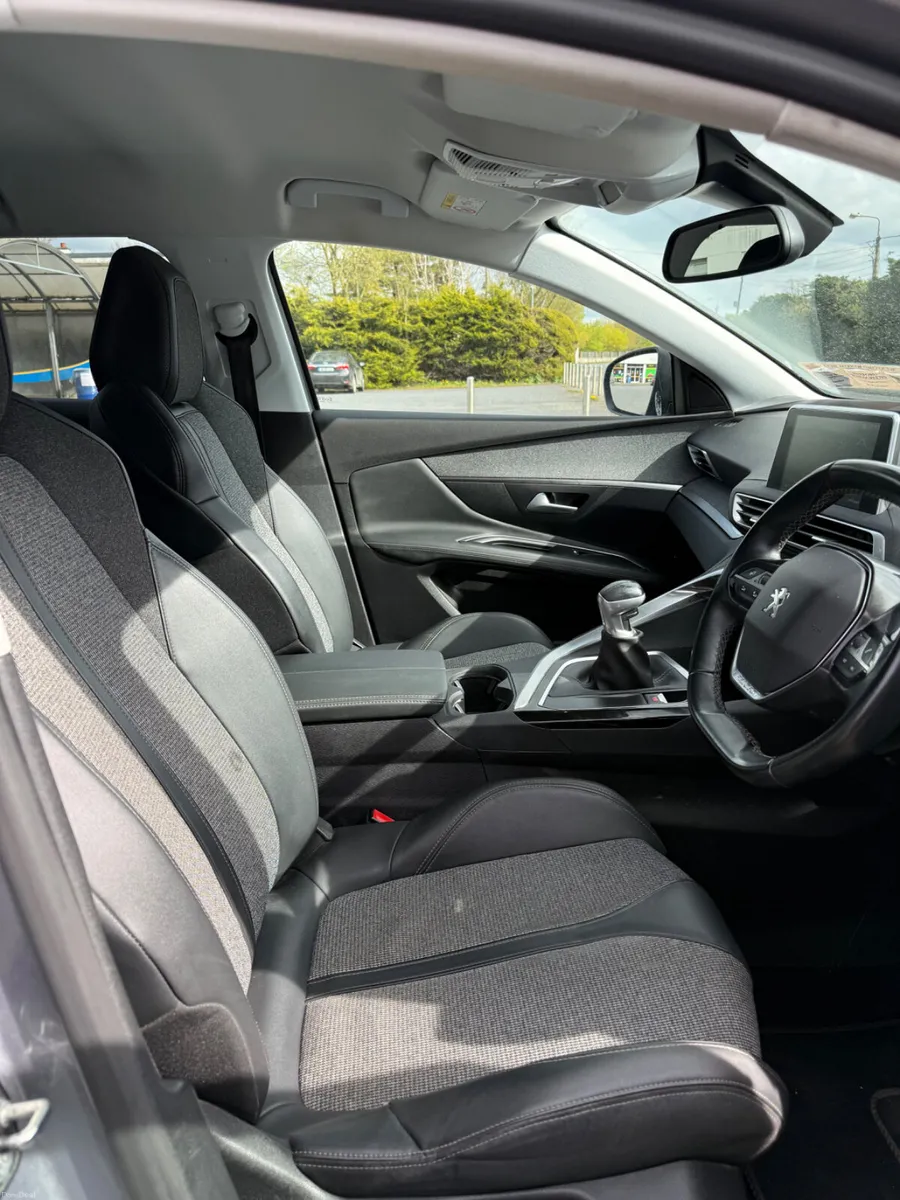 191 Peugeot 3008 Allure 1.2 Petrol - Image 4