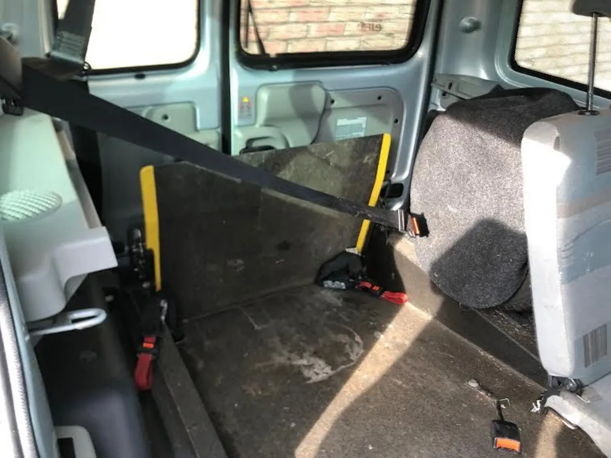 Renault Kangoo Wheelchair Accessible - Image 4