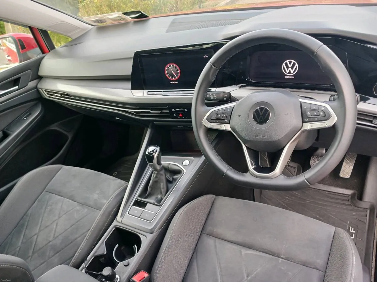Volkswagen Golf Style - Image 5