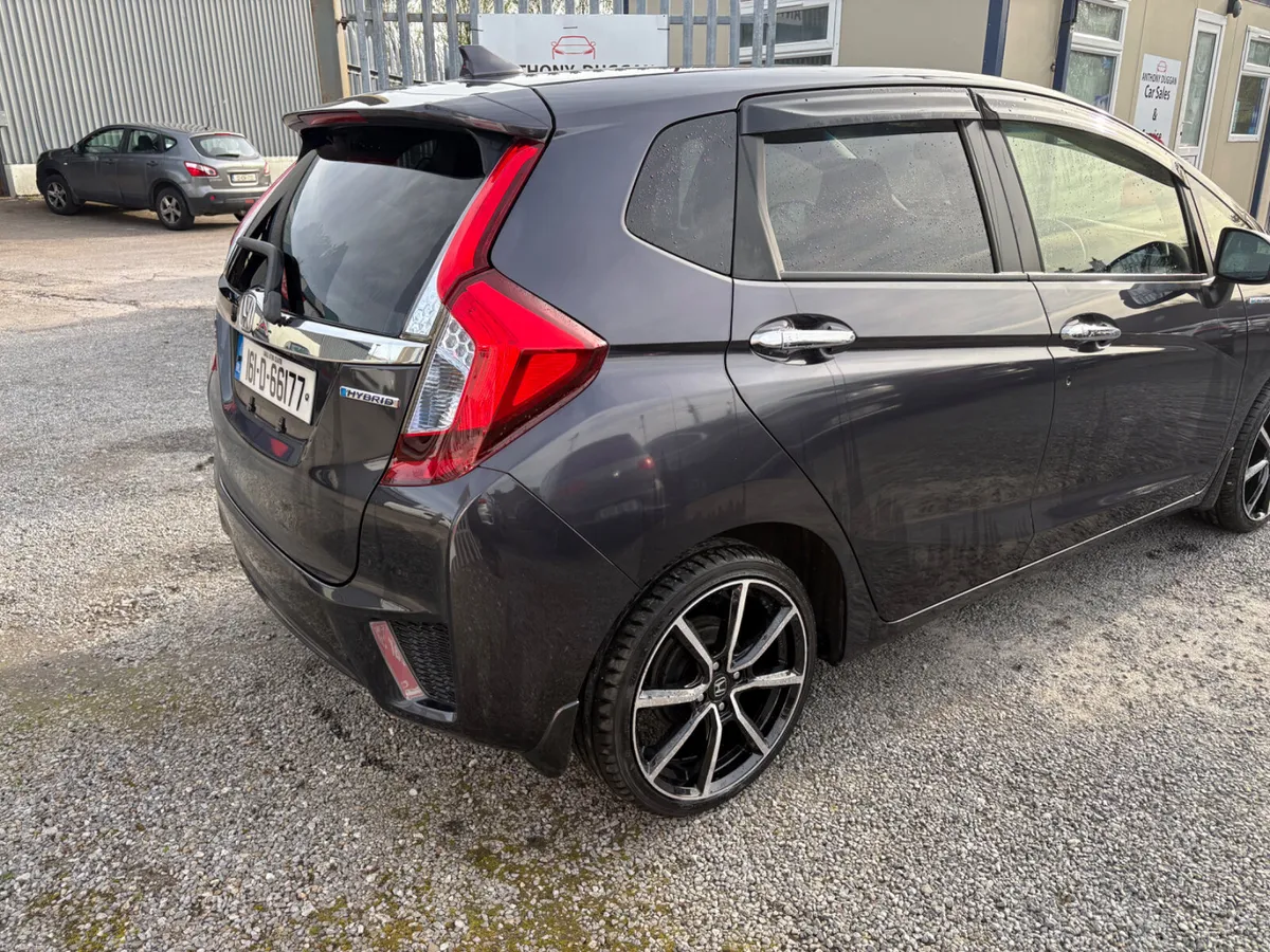 Honda Fit 1.5 hybrid - Image 3