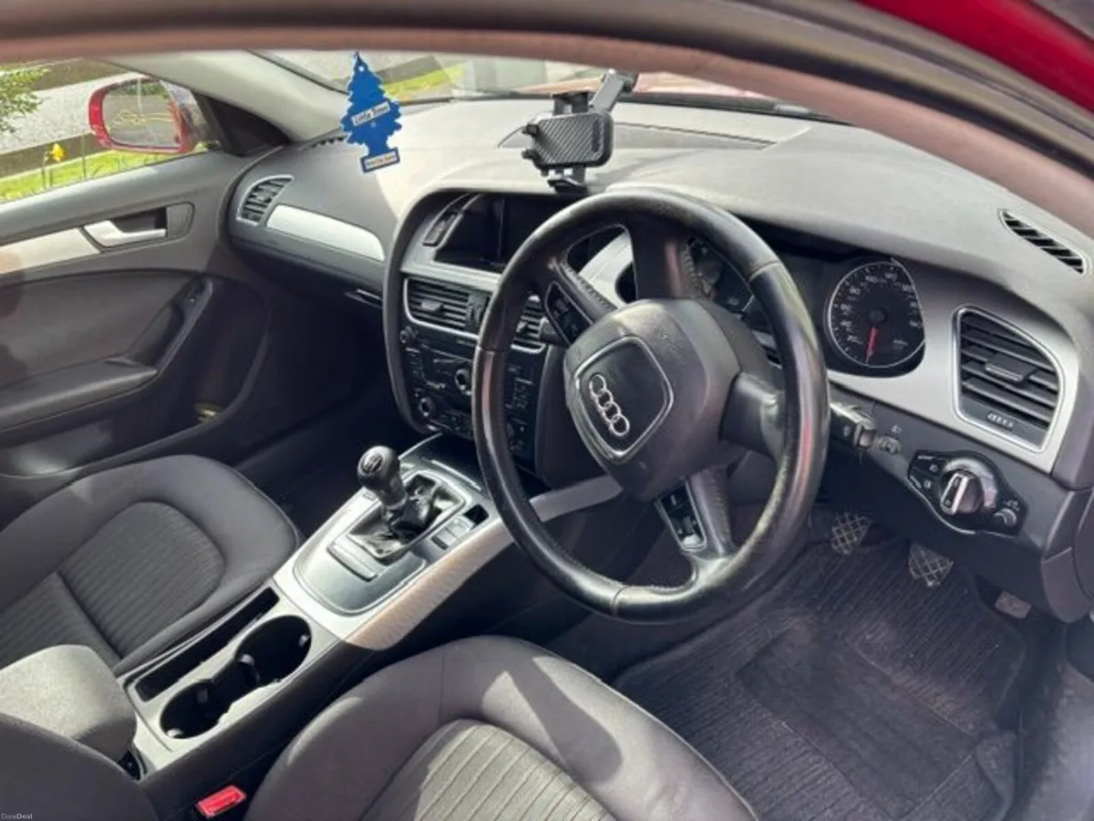 Audi A4 2010 - Image 2