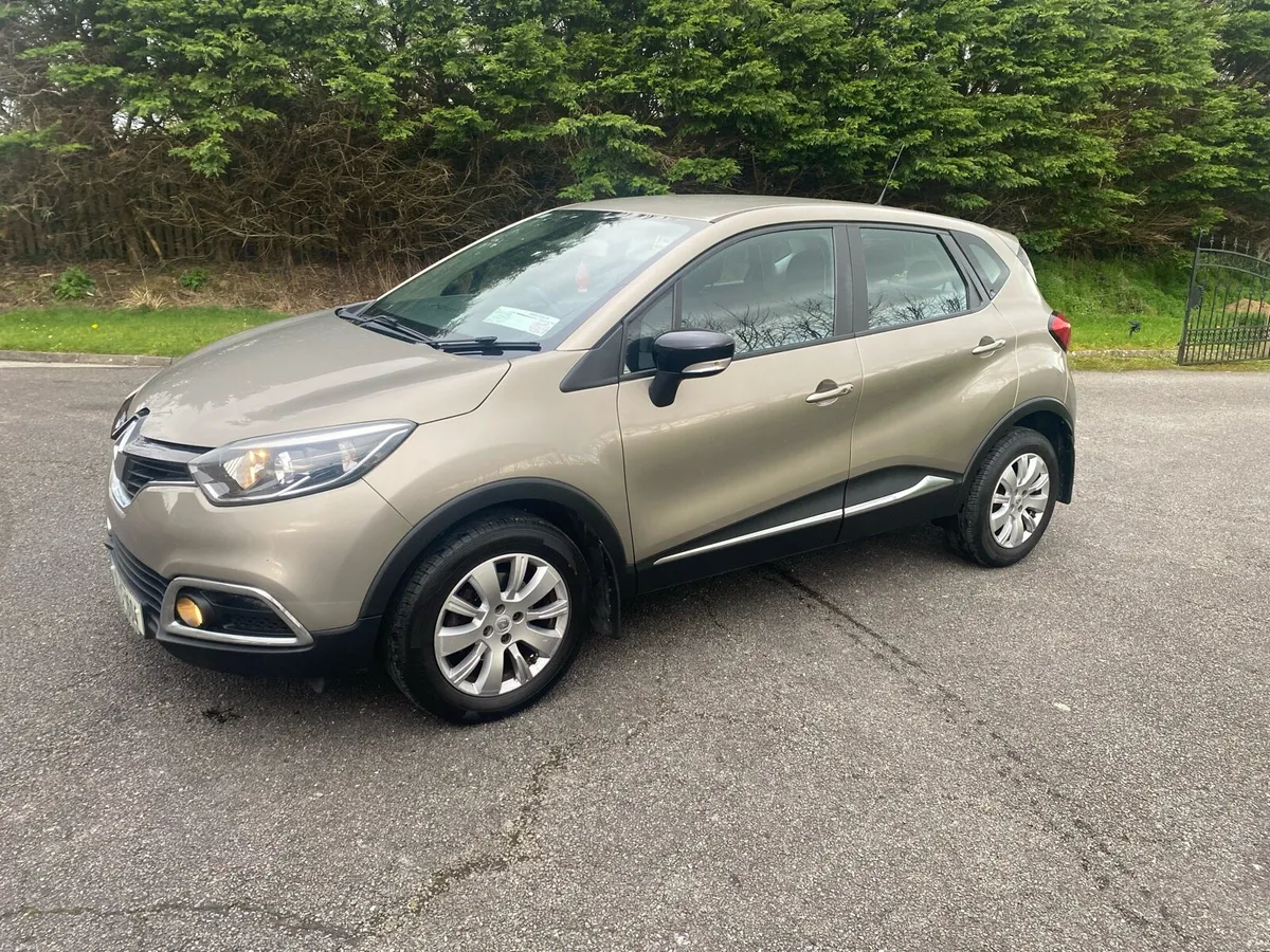 Renault Captur - Image 1