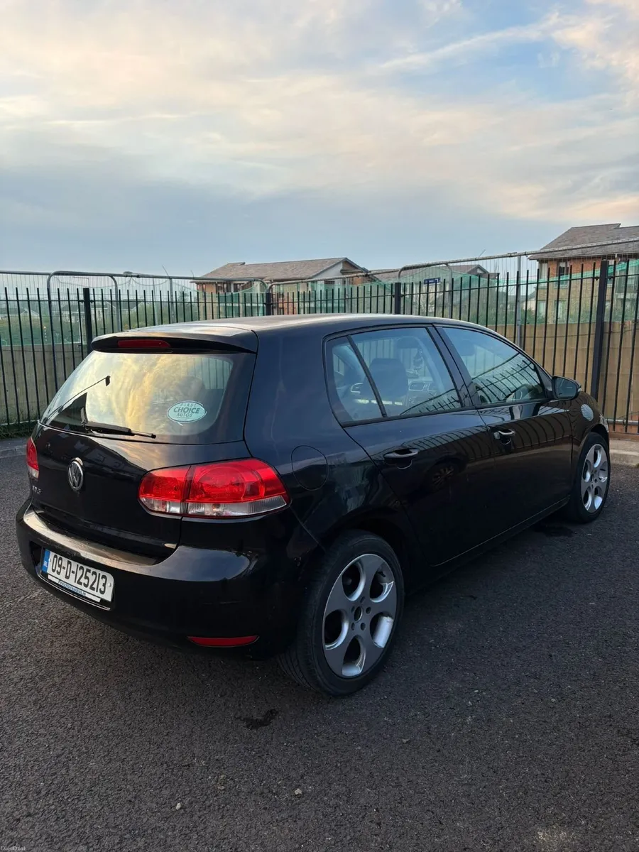 Volkswagen Golf 2009 - Image 2