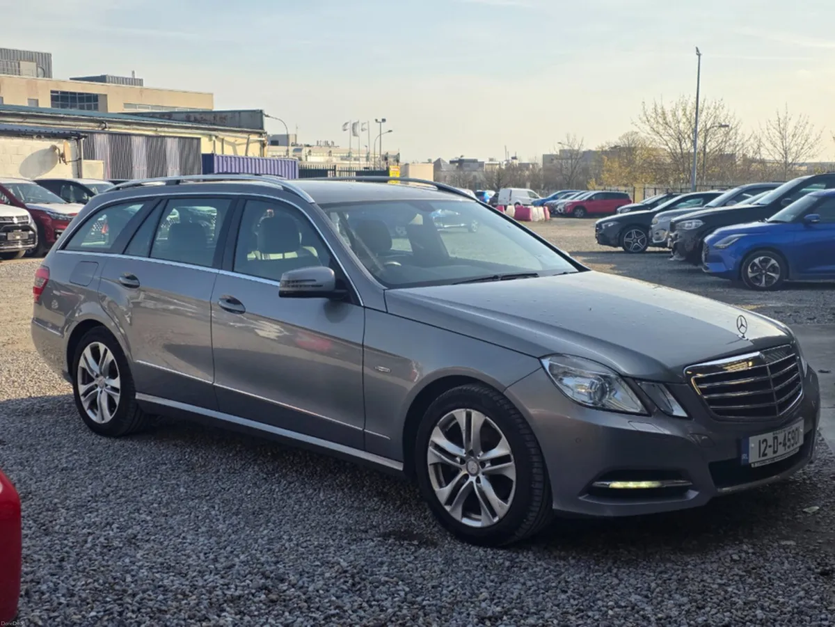 Mercedes-Benz E-Class E220 CDI BLUE EFFICIENCY EXE - Image 1