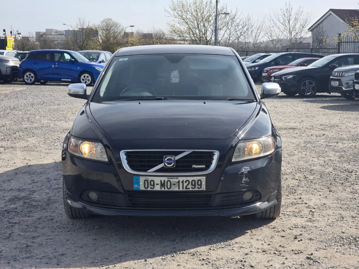 Volvo S40 2.0 D R-DESIGN SPORT 4DR - Image 2