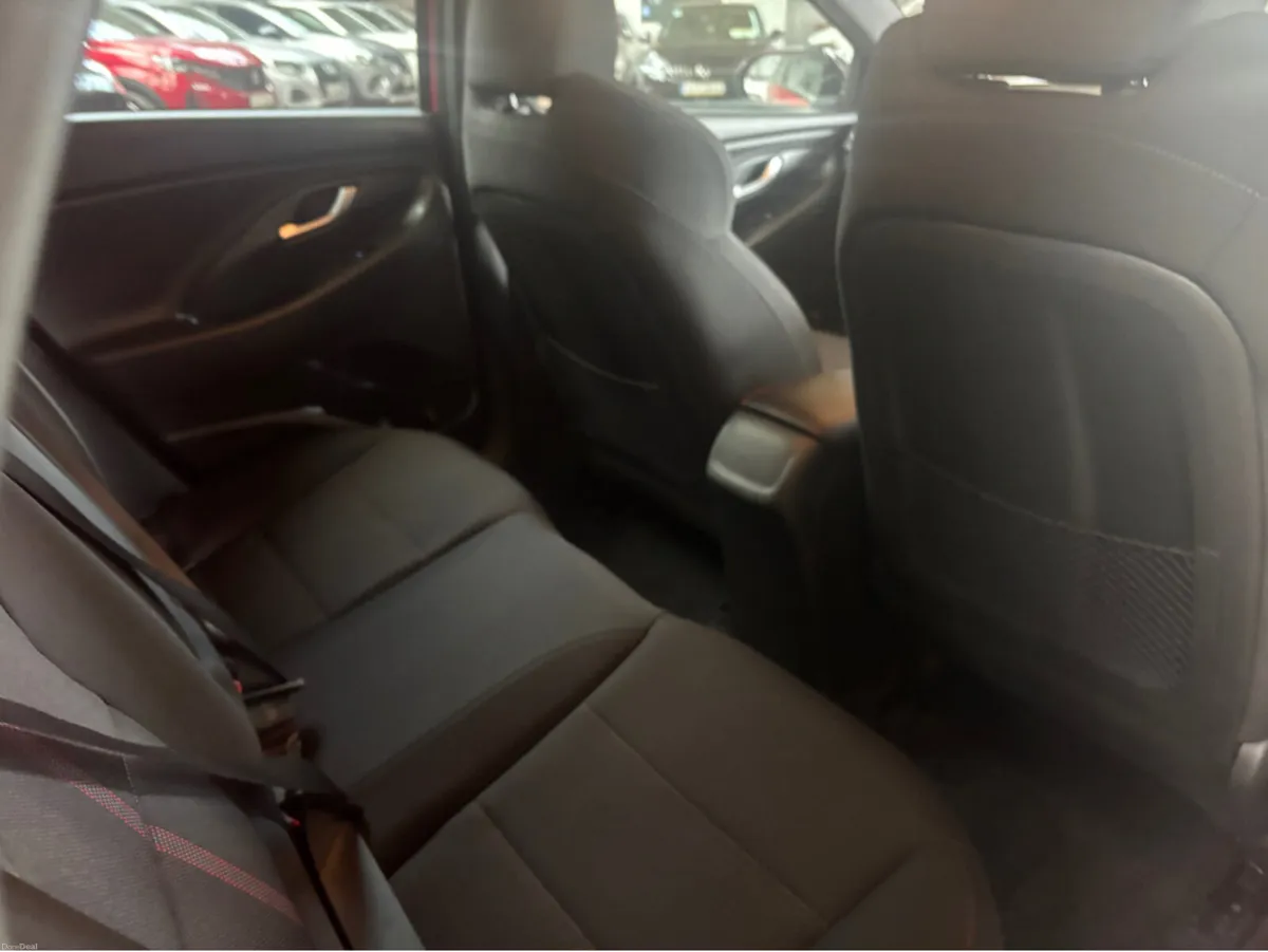 Hyundai i30 I 30 NLINE 5DR PETROL - Image 2