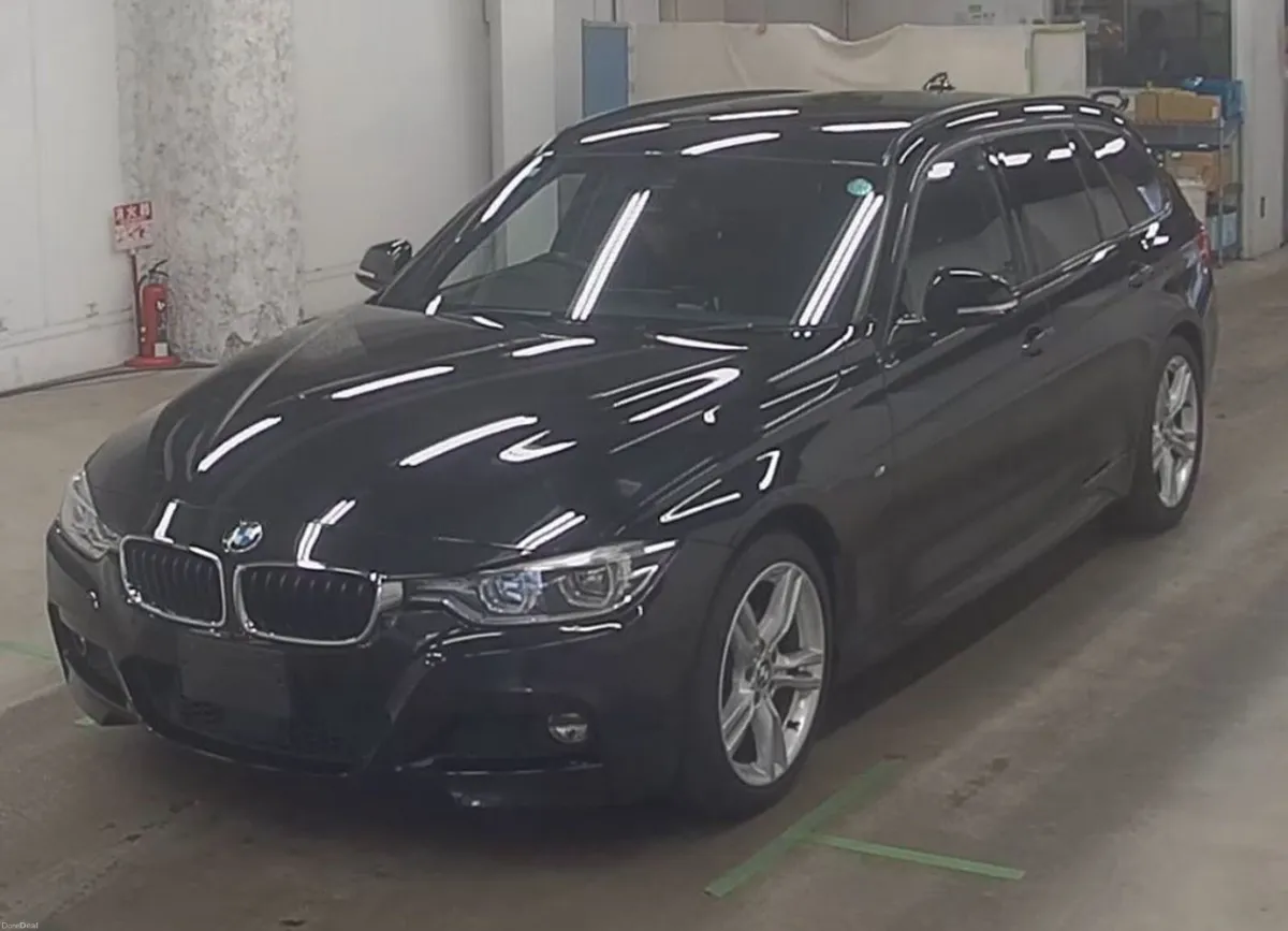 2018(182) 320i Msport Estate - Automatic - Image 3