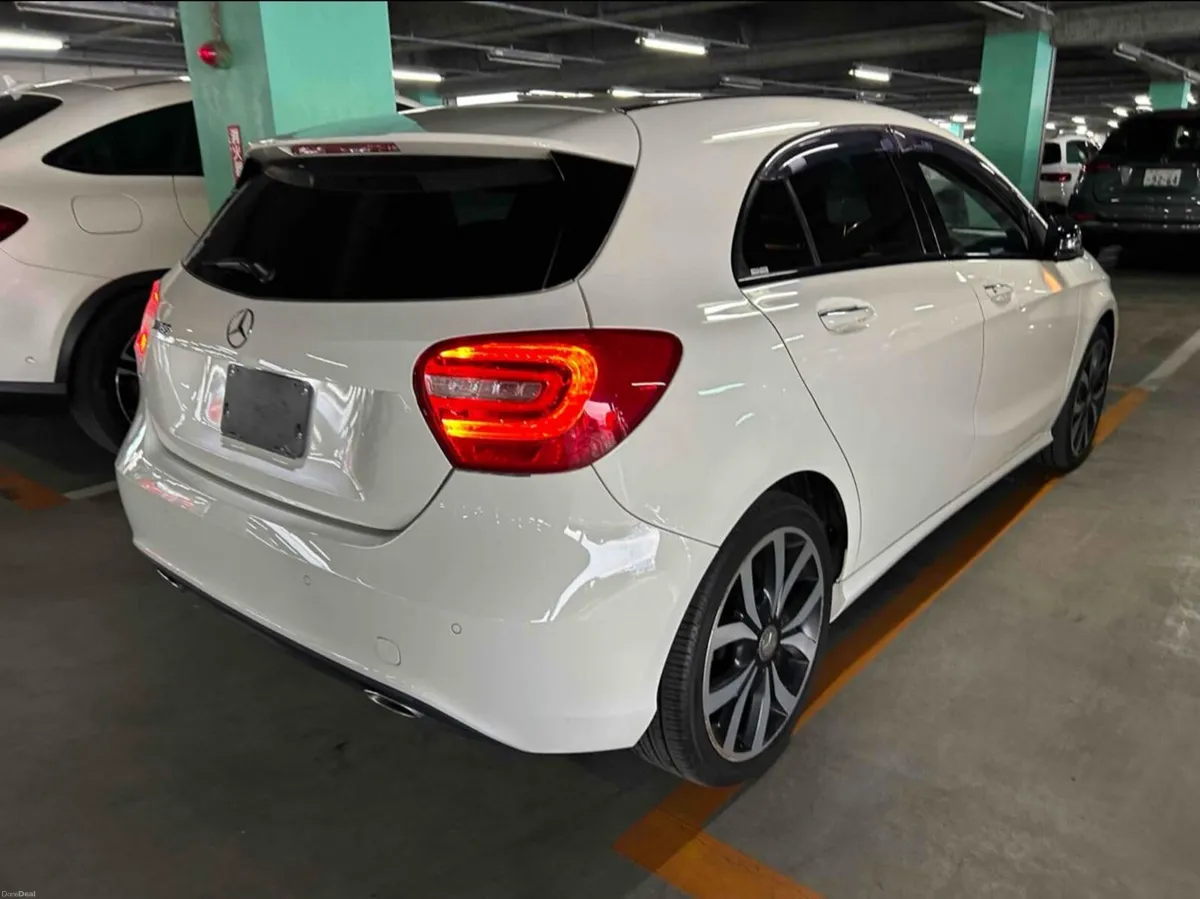 2015 Mercedes A180 - Sunroof + Leather seats! - Image 4