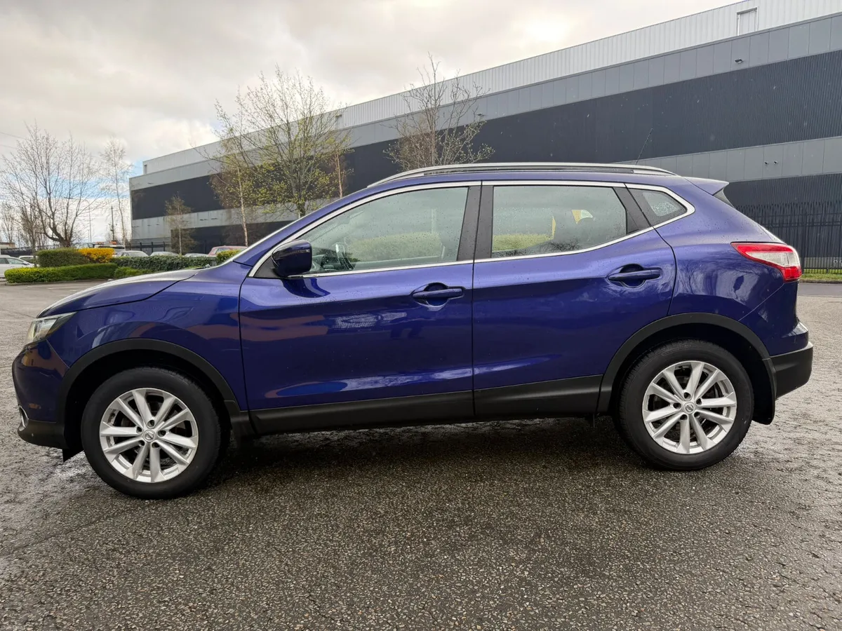 Nissan Qashqai 1.2 Petrol Pan Roof - Image 4