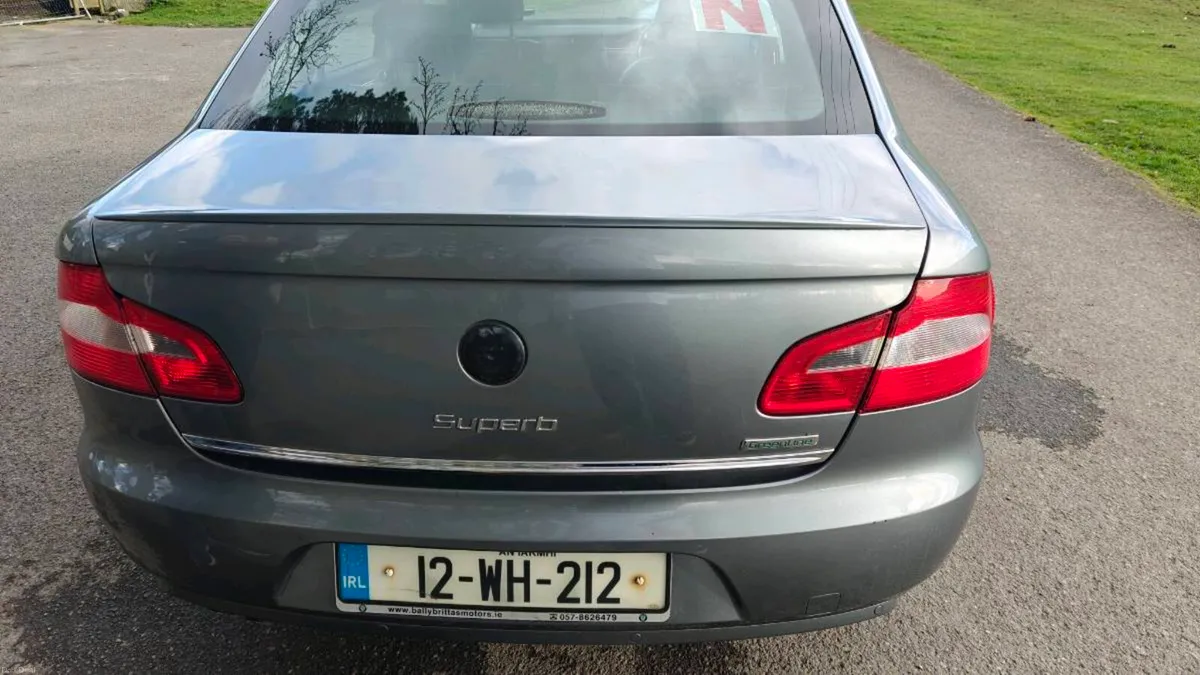 Skoda Superb 2012 - Image 2