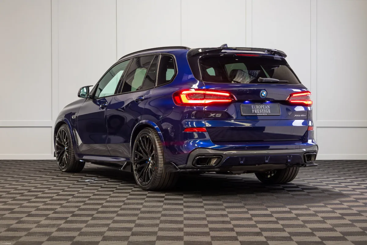 2023 BMW X5 X-Drive 45e M-Sport - Image 4