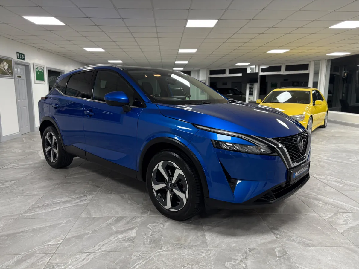 2023 Nissan Qashqai N-Connecta Automatic - Image 3
