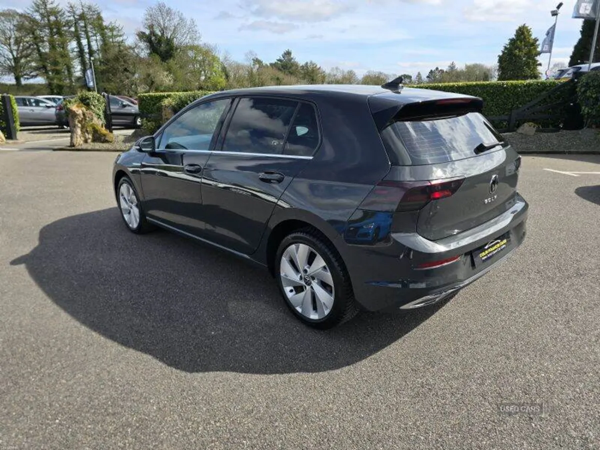 Volkswagen Golf Style - Image 3